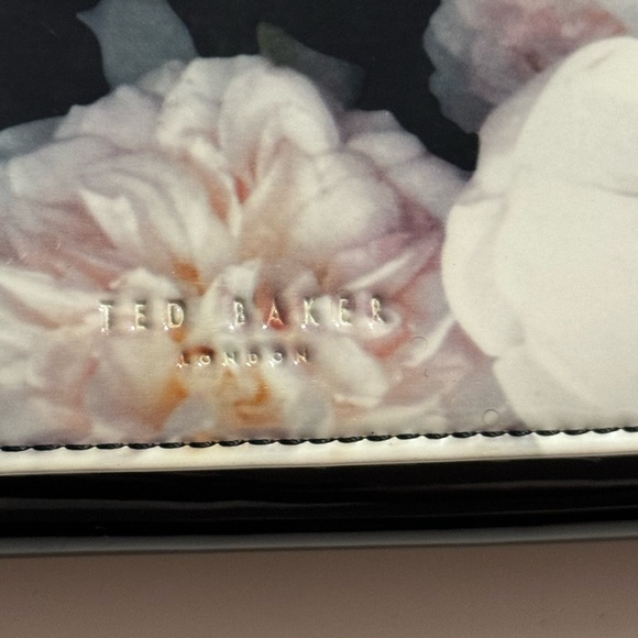 Ted Baker wallet - Picture 3 of 6